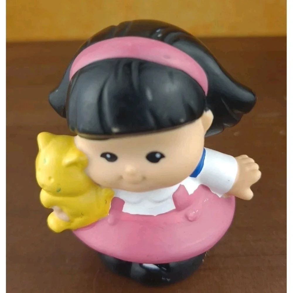 Fisher Price Little People Sonya Lee Holding Yellow Cat 2001